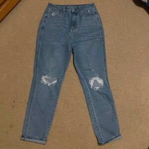 Arizona Jeans Co., jeans size 9/28 selling for $12